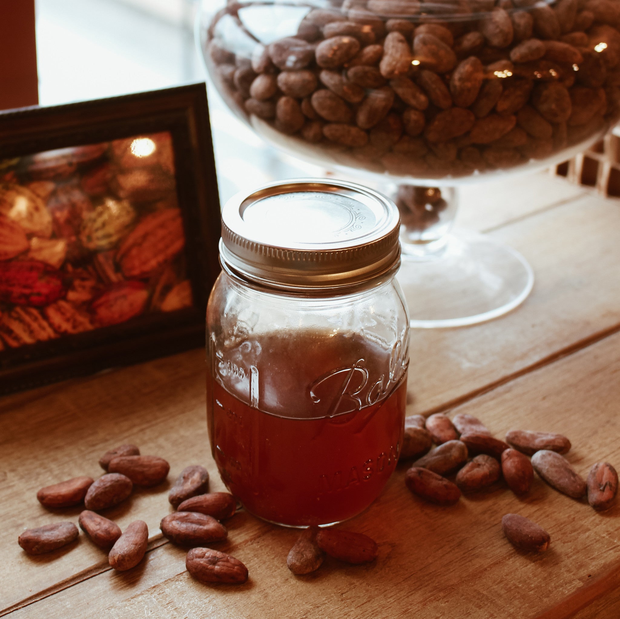 Cold brew coffee and cold brew cacao are both refreshing ways to enjoy flavors without bitterness. indi chocolate creates tasty innovative drinks and more in our cafe in Pike Place Market. Sign up for a class or event with us or schedule a private event